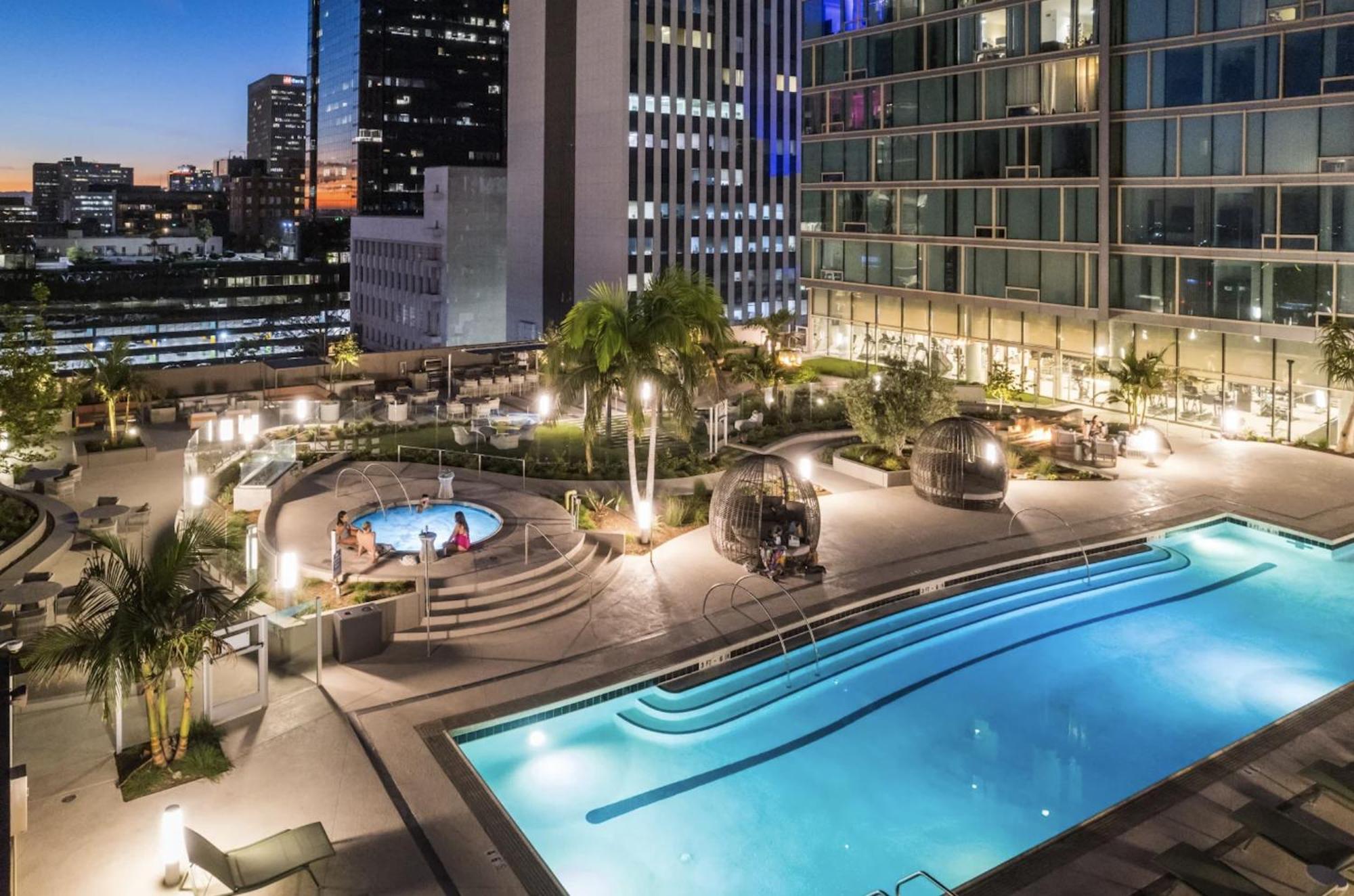 2 Million Dollar 2bd Koreatown Penthouse With Pool *