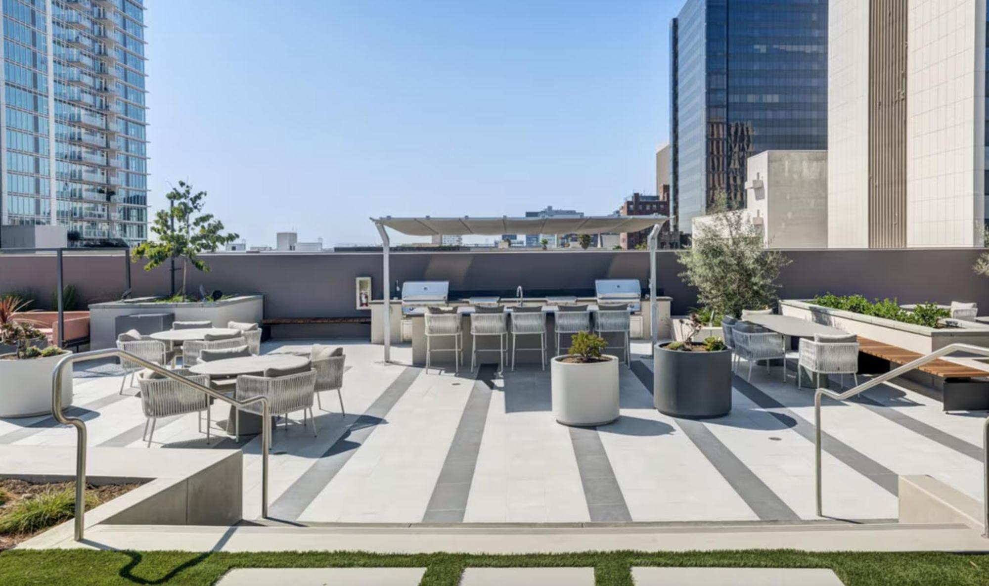 2 Million Dollar 2bd Koreatown Penthouse With Pool